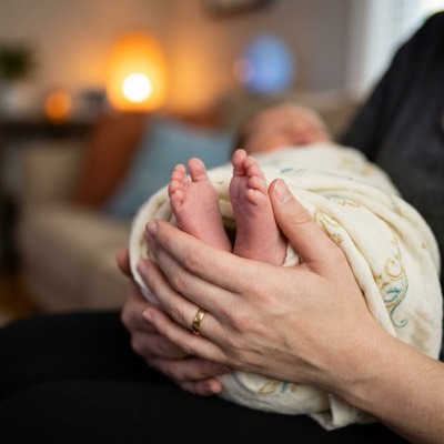 مستلزمات الأم والطفل